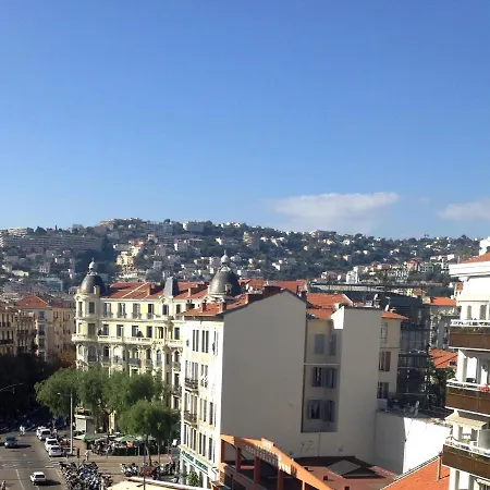 Apartament Terrasse Quartier Liberation *